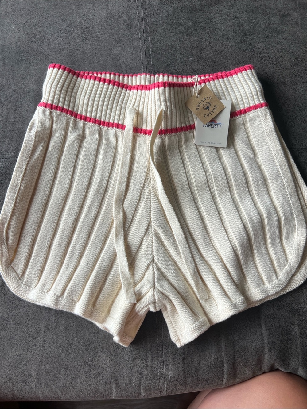 NEW! WMNS. Faherty Brand Cream Ribbed Knit Shorts with Pink Trim. XS!